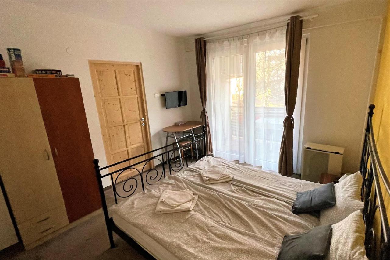 Evi Apartman Eger Eksteriør bilde