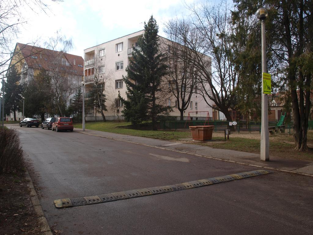 Evi Apartman Eger Eksteriør bilde